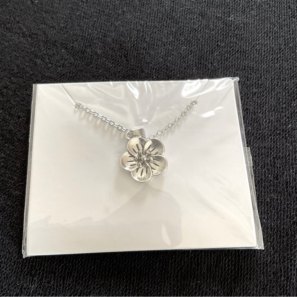 New Flower Necklace